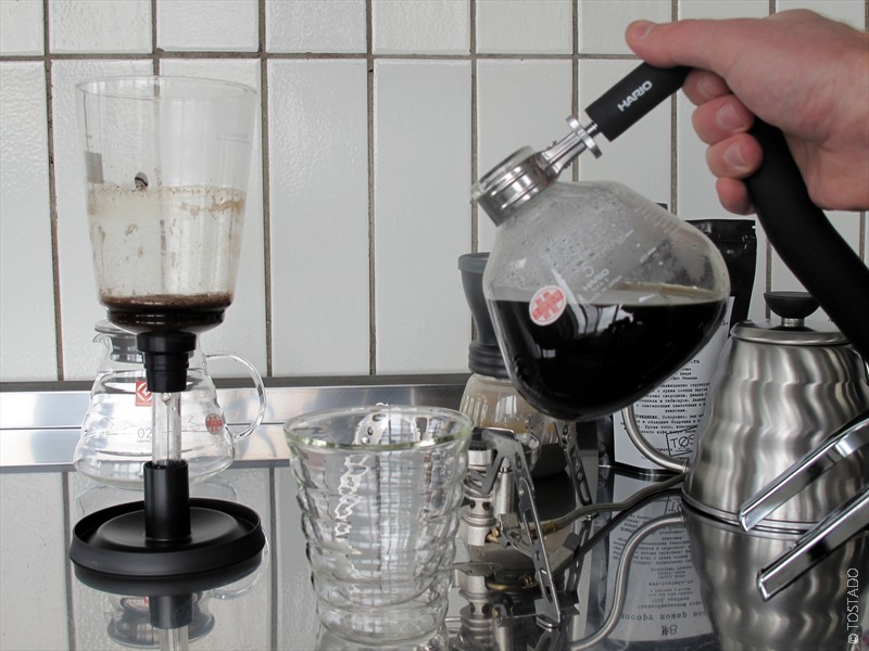 Приготовление кофе в сифоне (габете). Шаг 8.