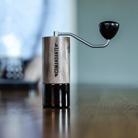 Comandante C40 MK4 Nitro Blade Virginia Walnut Кофемолка ручная, фото , изображение 2