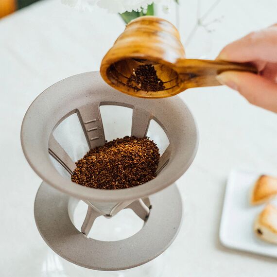 Hario BT-CFOD-02 Baton Пуровер V60 02 с металлическим фильтром коричневый, фото , изображение 2