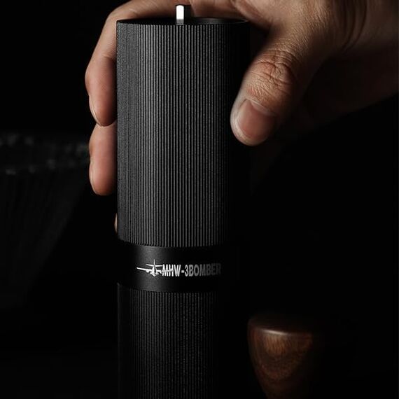 MHW-3BOMBER Race M1 Titanium Кофемолка ручная черная ручка из ореха, фото , изображение 12